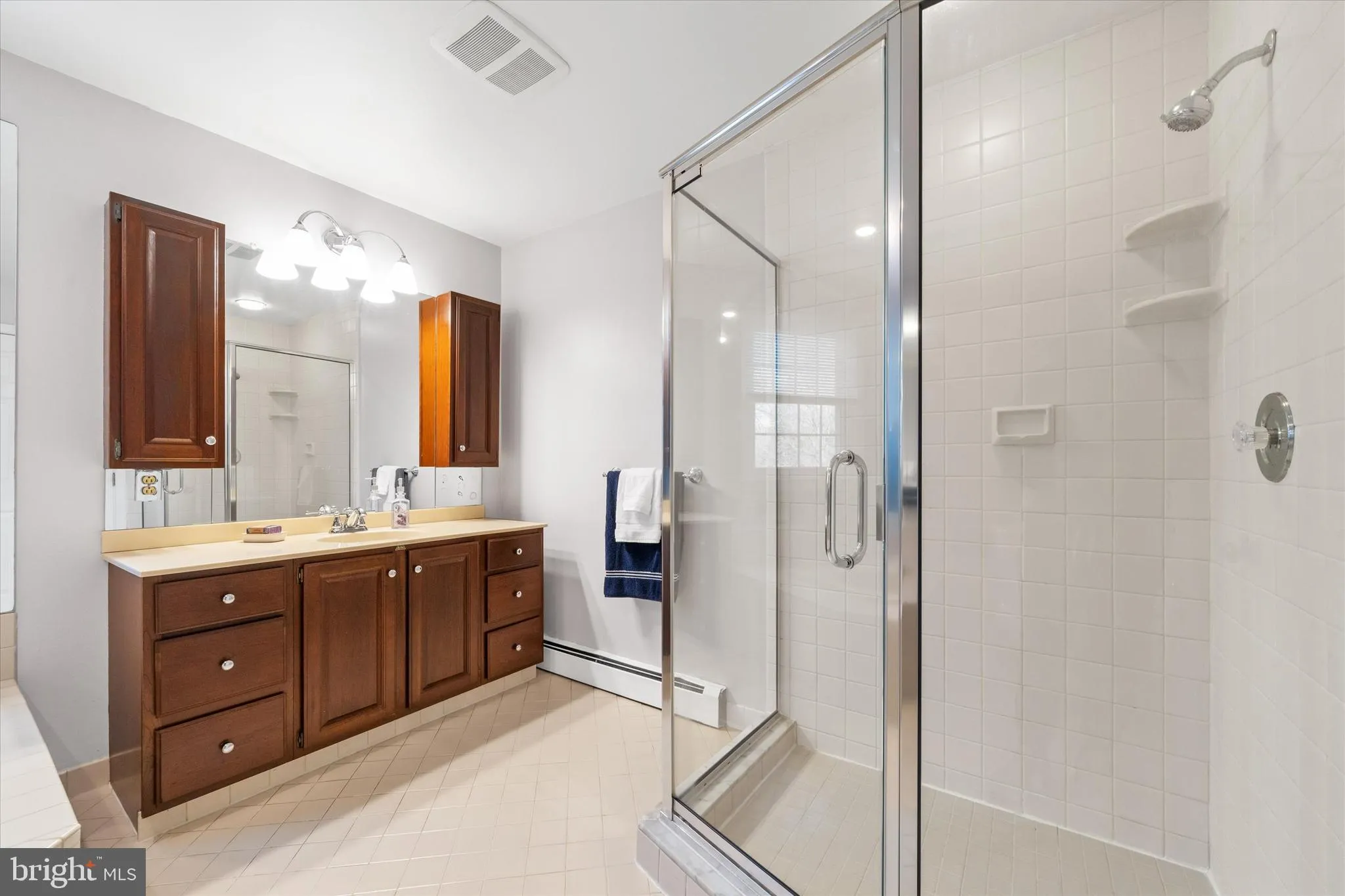 West Chester, Pennsylvania 19382, United States, 4 Bedrooms Bedrooms, ,4 BathroomsBathrooms,Residential,Pending,6599