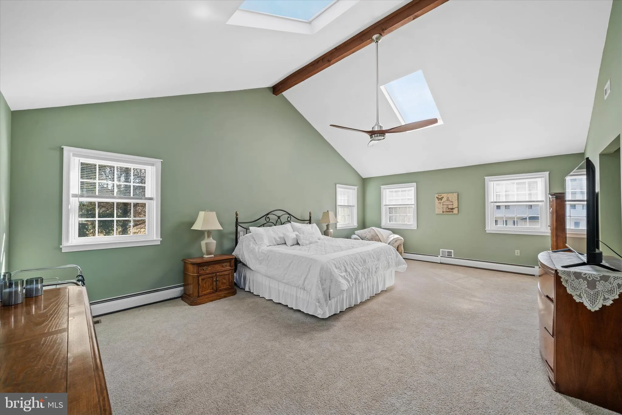 West Chester, Pennsylvania 19382, United States, 4 Bedrooms Bedrooms, ,4 BathroomsBathrooms,Residential,Pending,6599