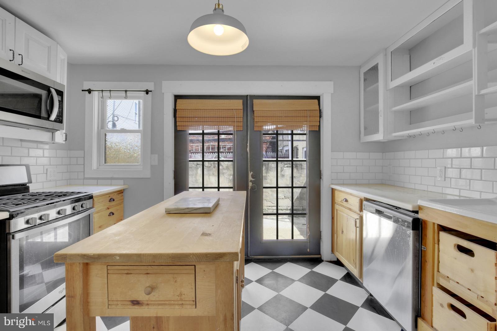 DICKINSON NARROWS - Residential Lease