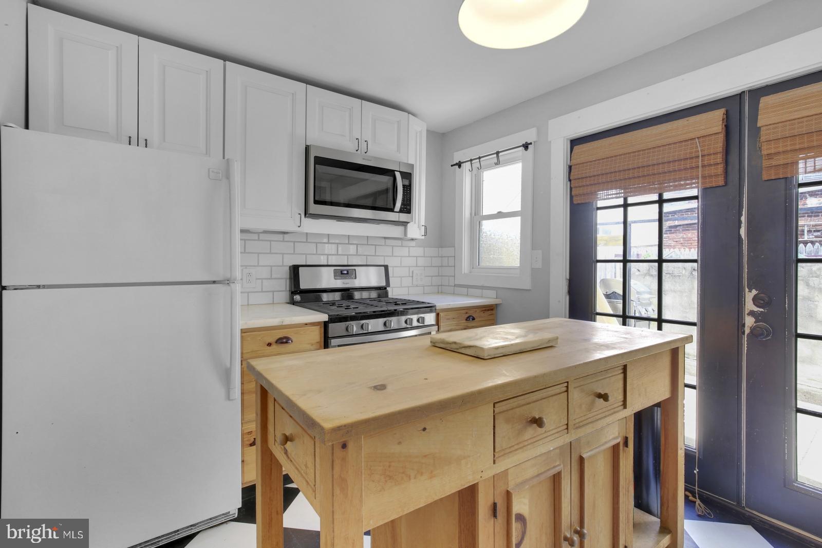 DICKINSON NARROWS - Residential Lease