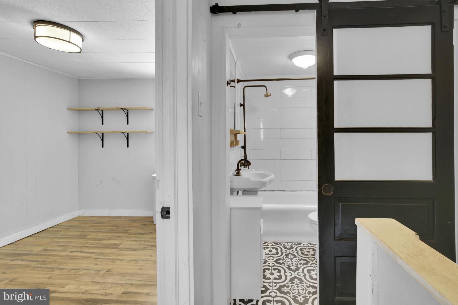 DICKINSON NARROWS - Residential Lease