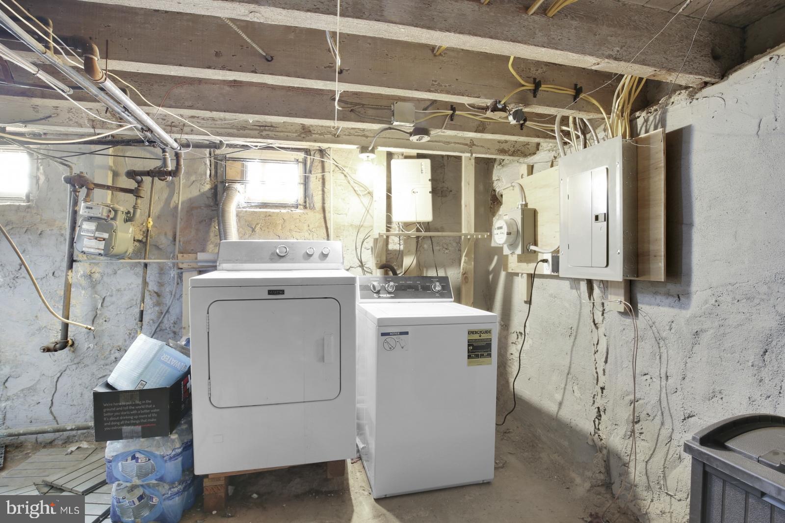 DICKINSON NARROWS - Residential Lease