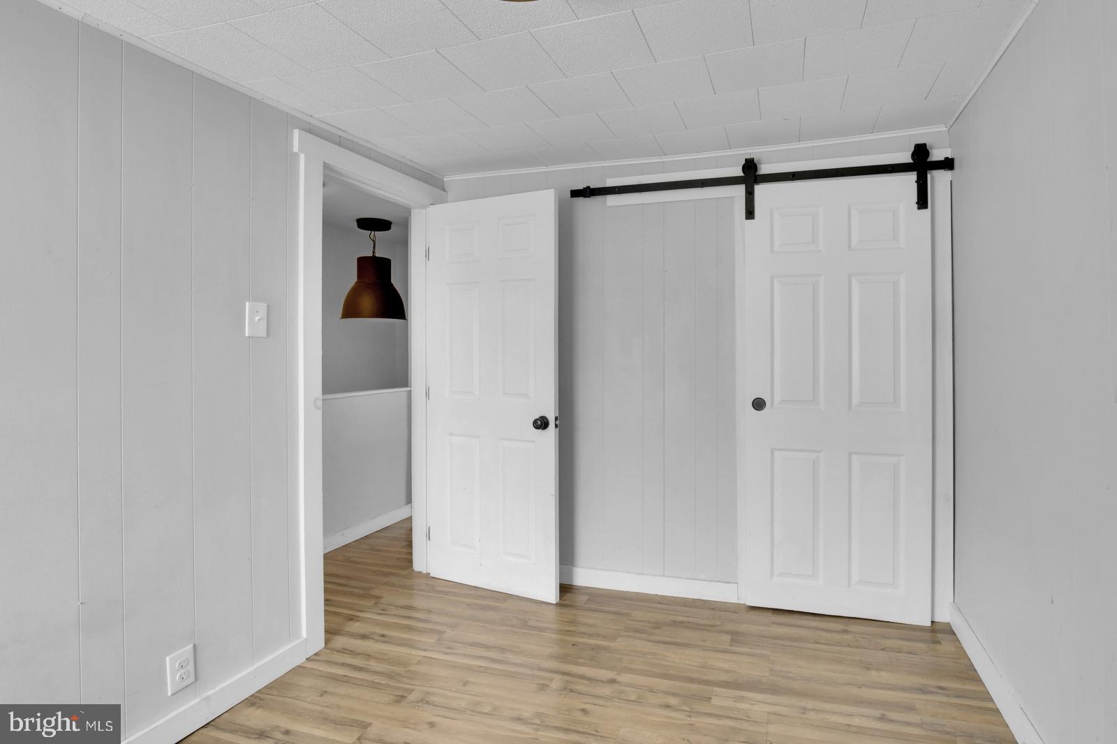 DICKINSON NARROWS - Residential Lease