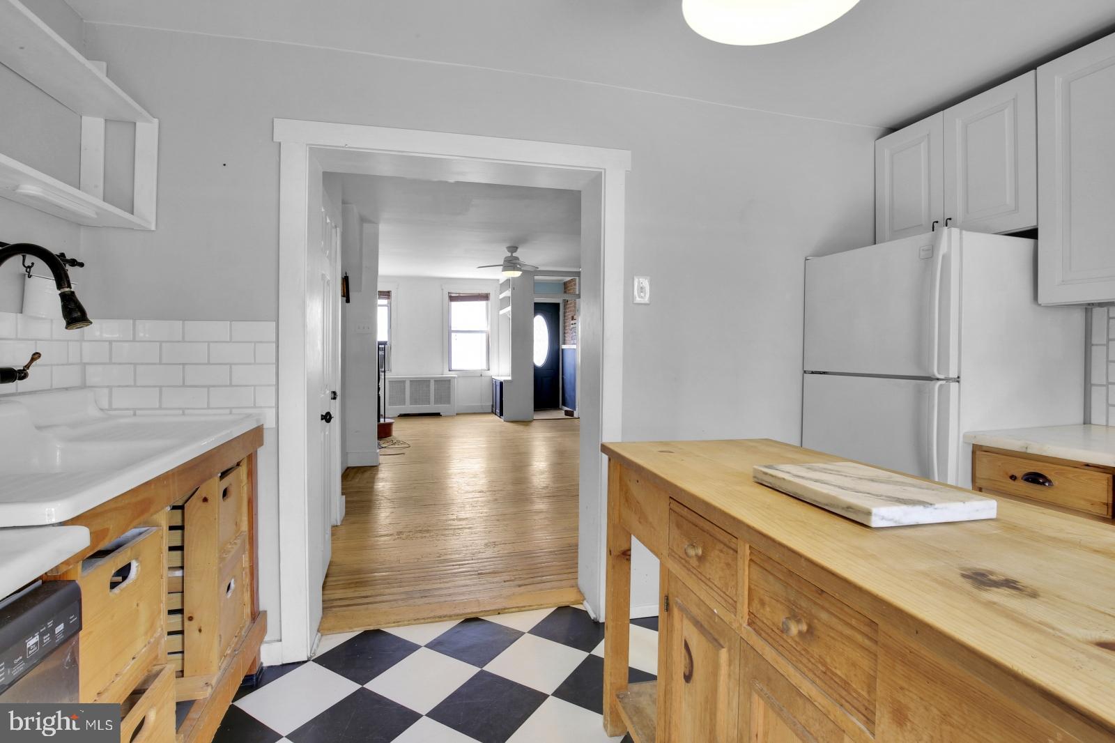 DICKINSON NARROWS - Residential Lease