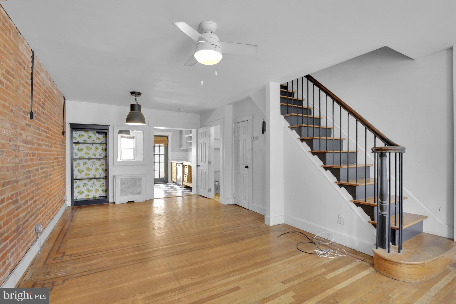 DICKINSON NARROWS - Residential Lease