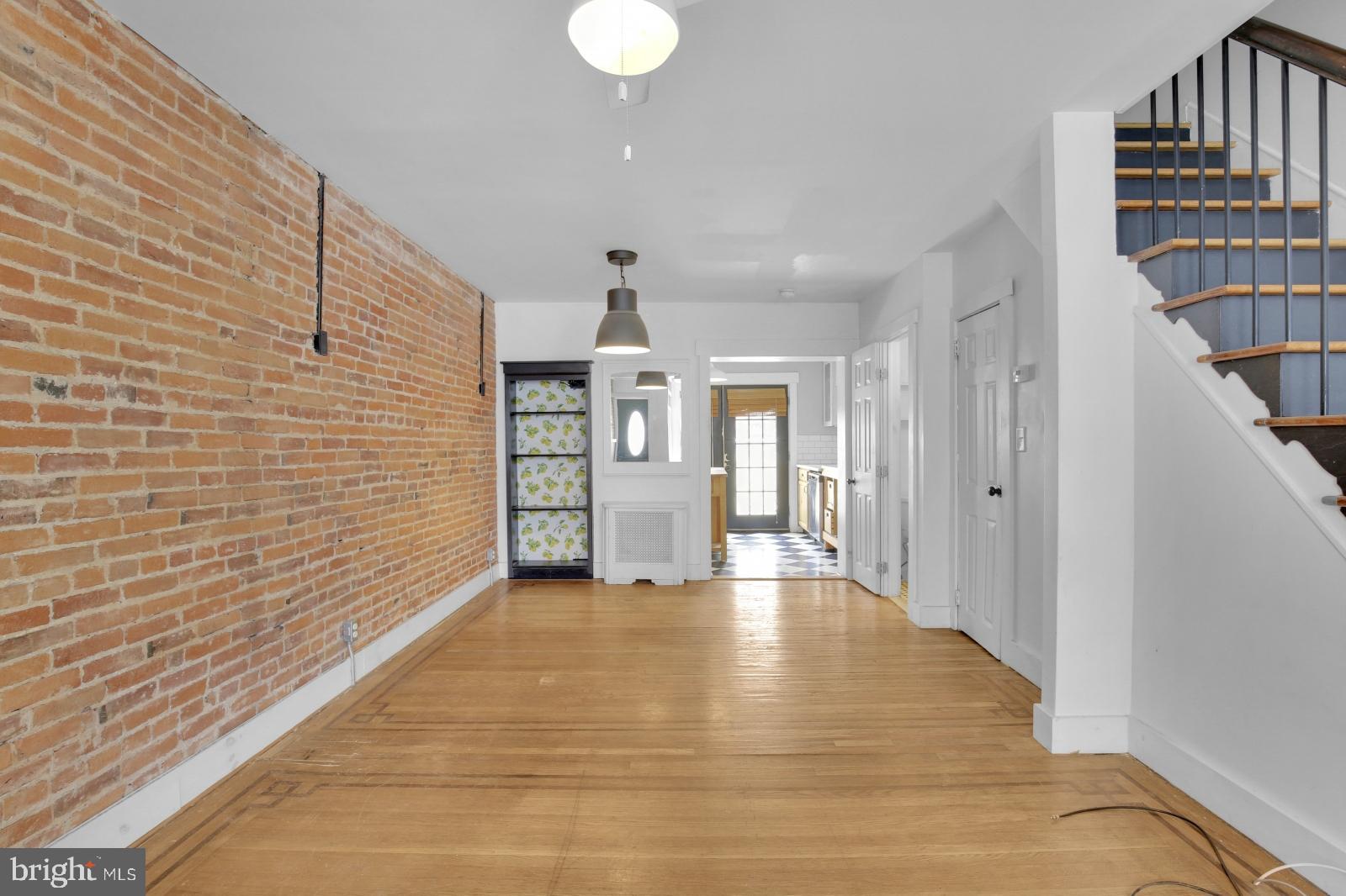 DICKINSON NARROWS - Residential Lease