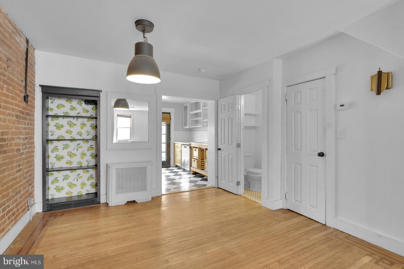 DICKINSON NARROWS - Residential Lease