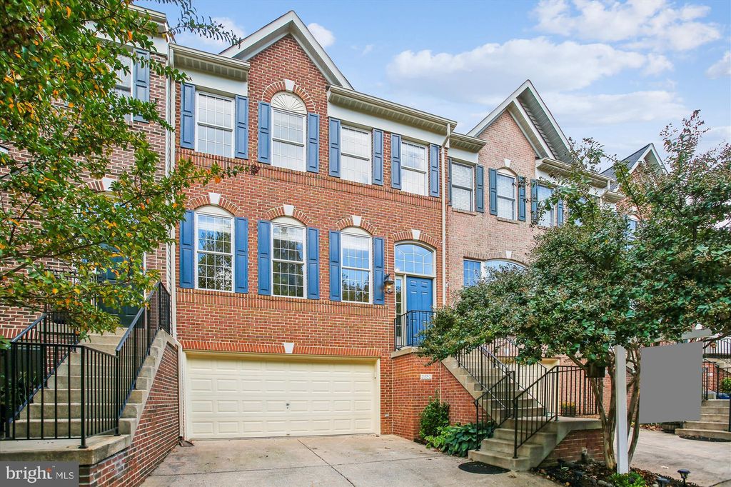 Photo of 3852 Elmwood Towne Way, ALEXANDRIA, VA 22303 (MLS # VAFX2274482)