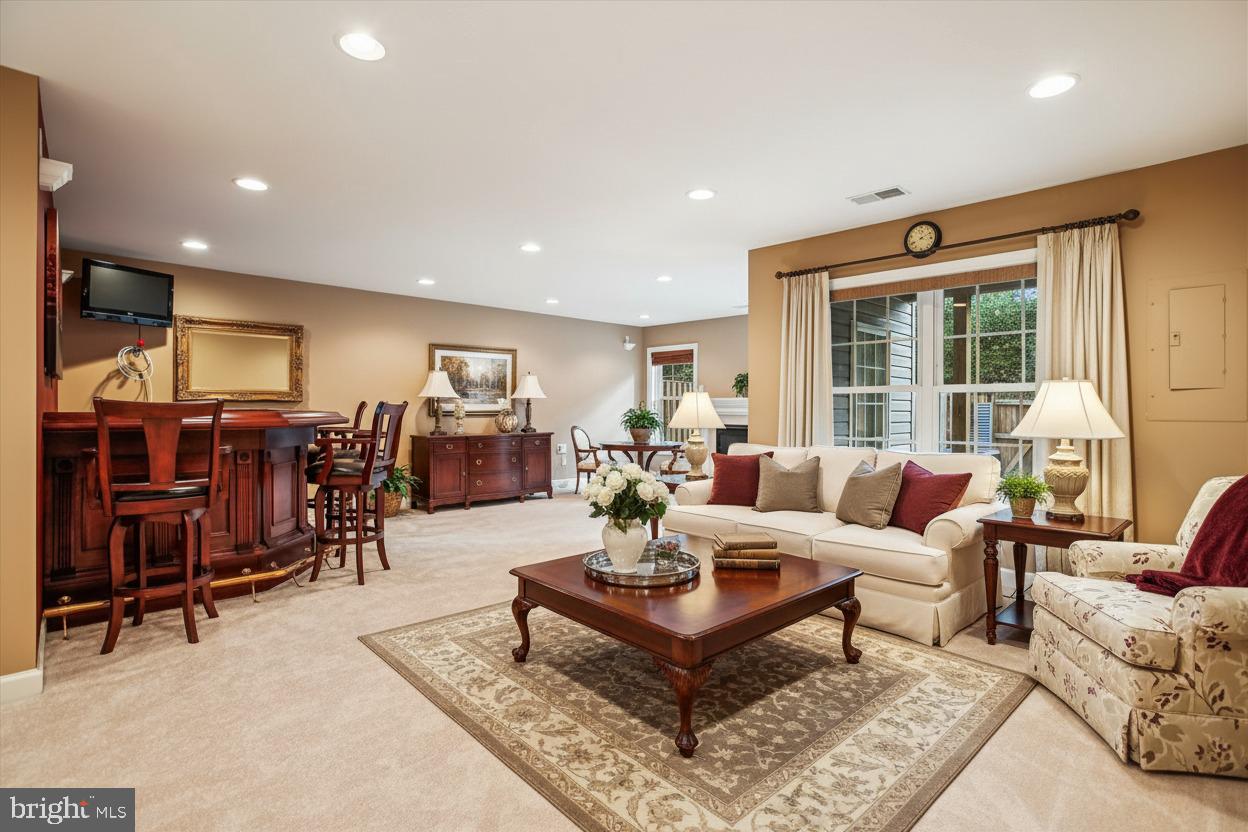 ELMWOOD - Residential