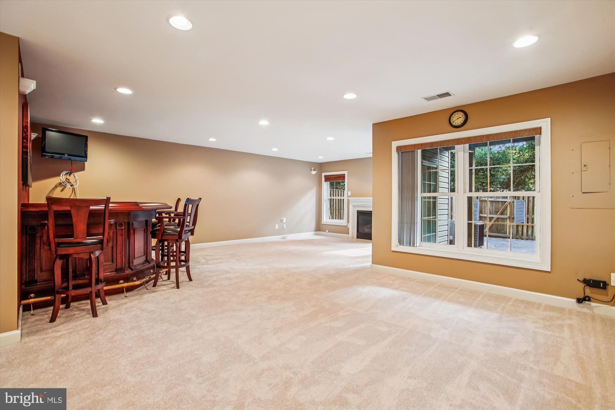 ELMWOOD - Residential