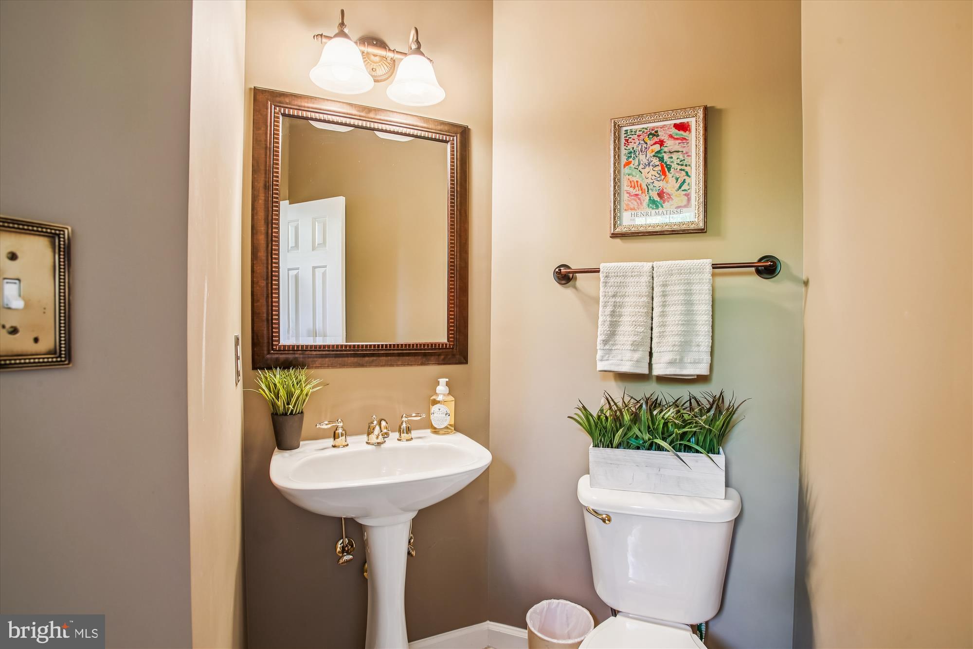 ELMWOOD - Residential