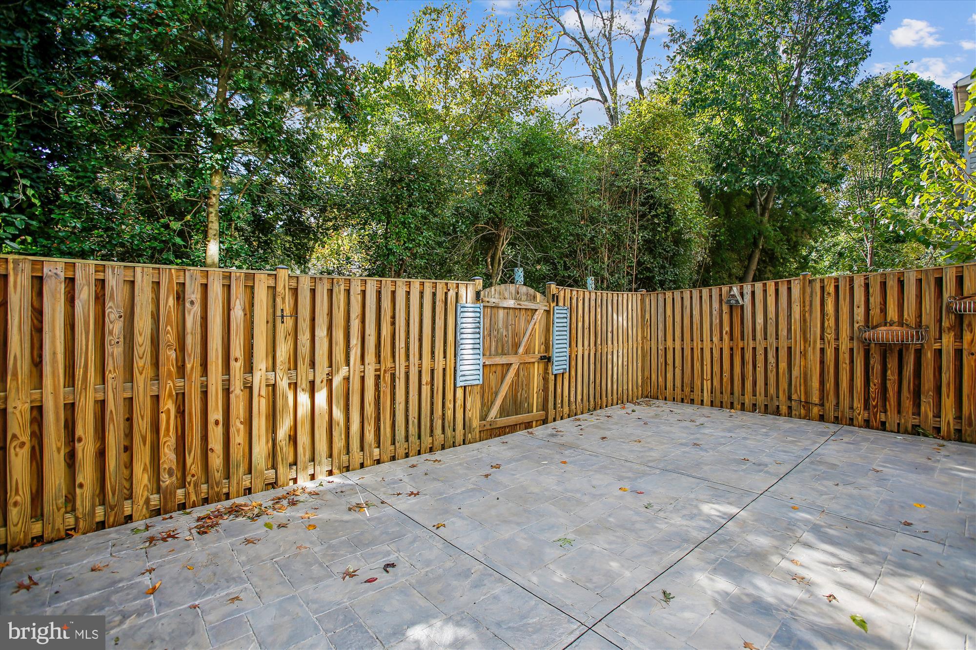 ELMWOOD - Residential