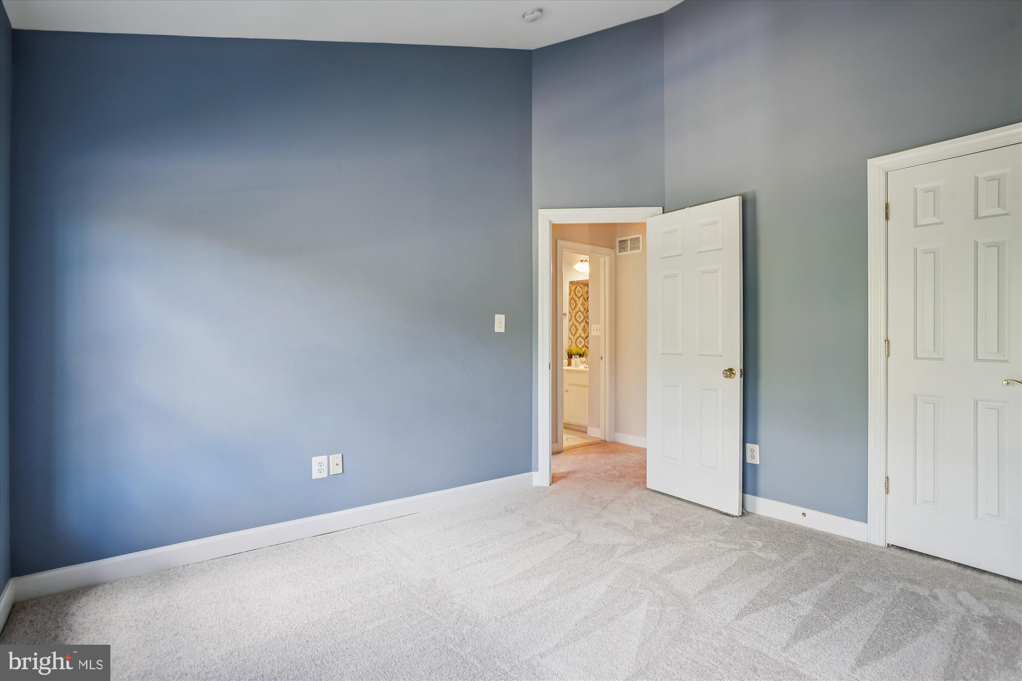 ELMWOOD - Residential