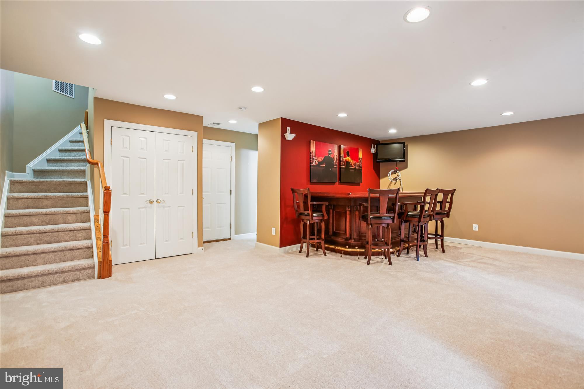 ELMWOOD - Residential