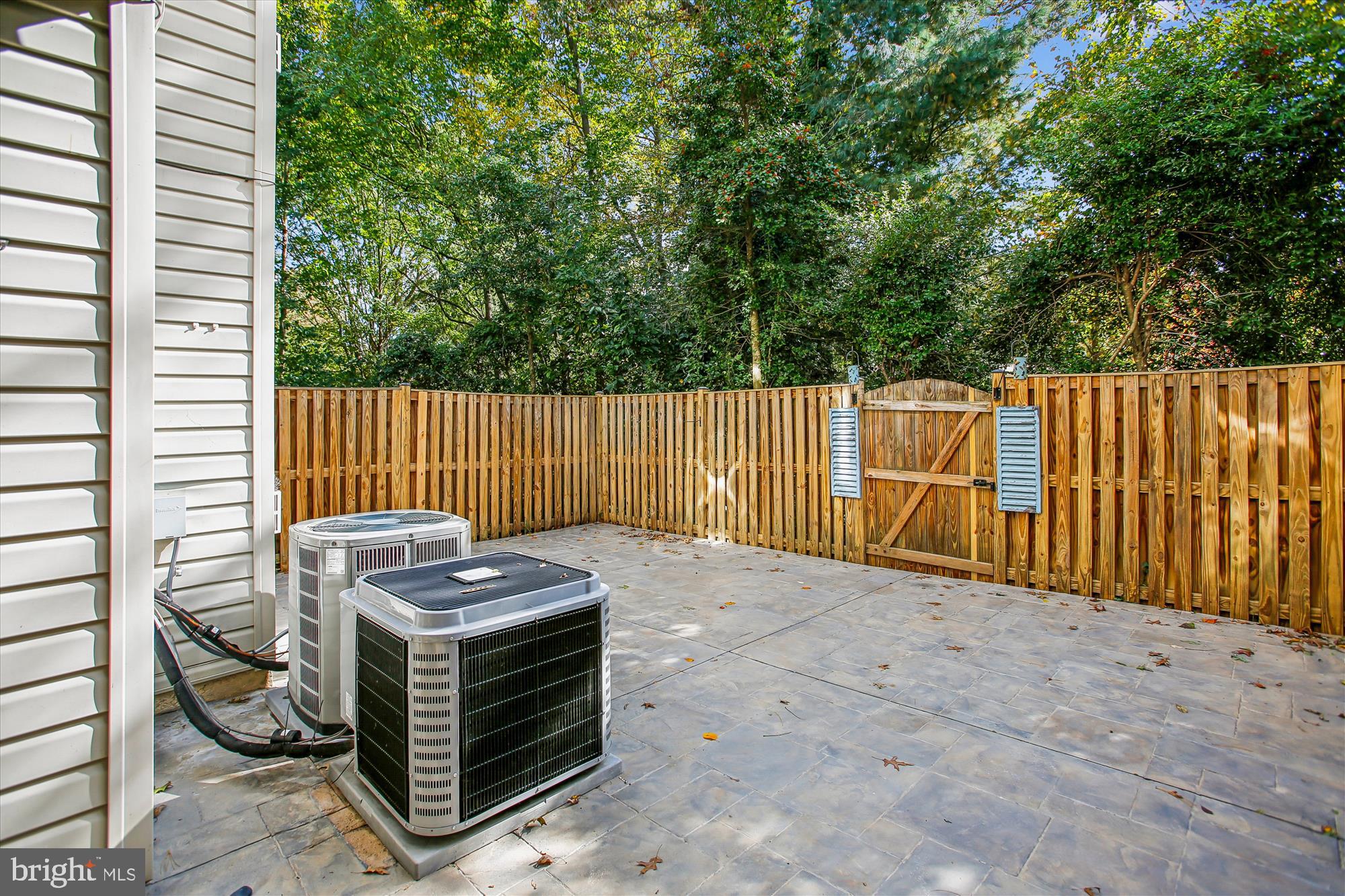 ELMWOOD - Residential