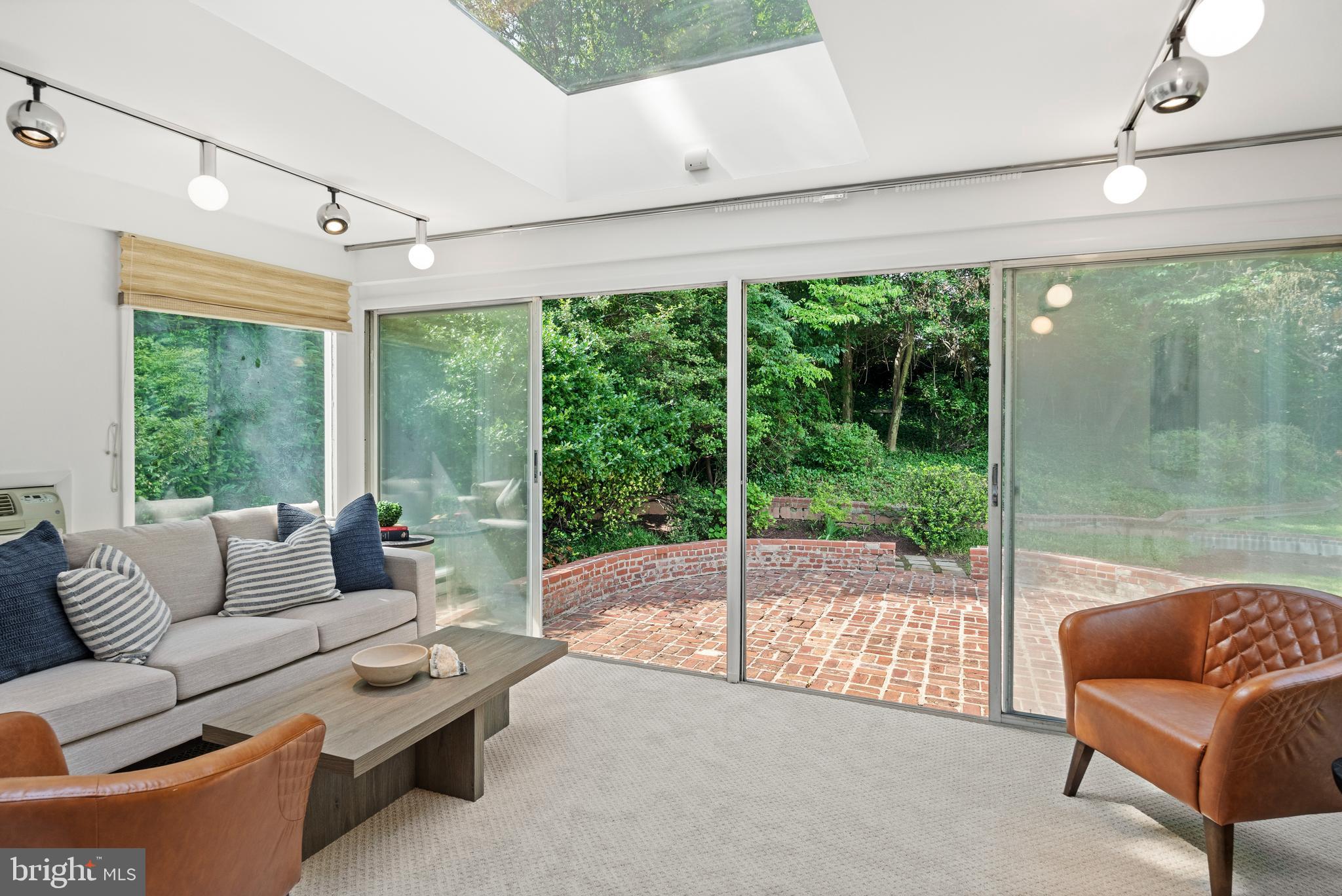 ROLLINGWOOD - Residential