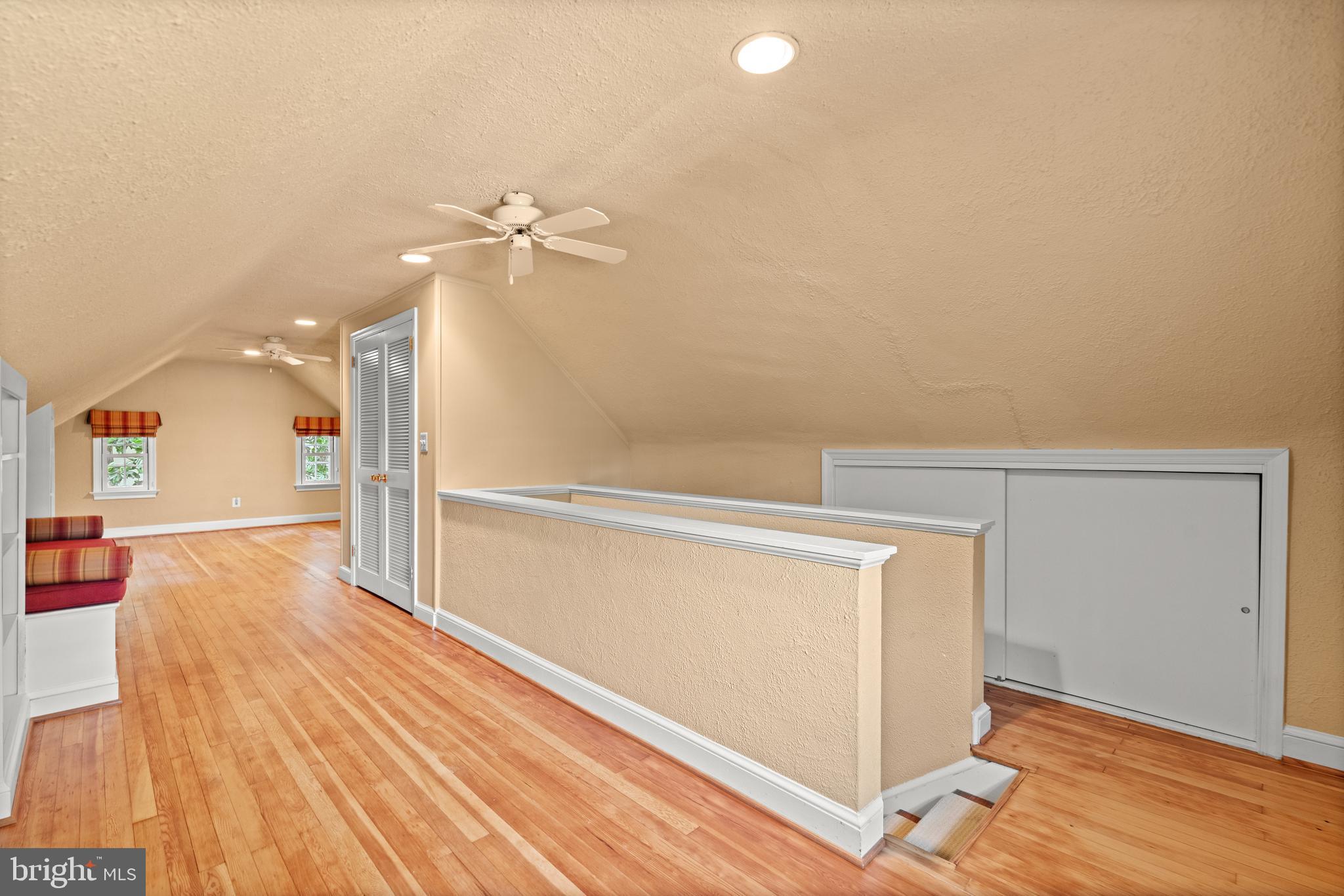 ROLLINGWOOD - Residential