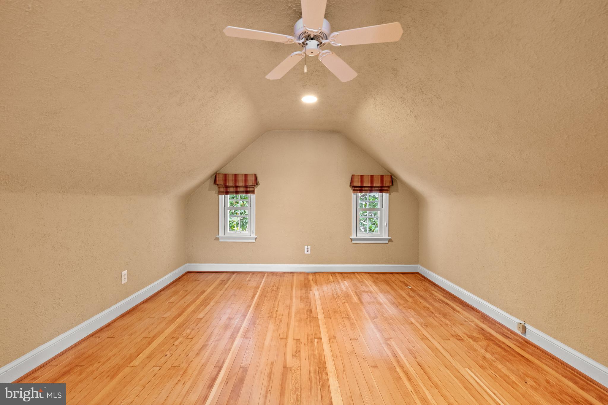 ROLLINGWOOD - Residential