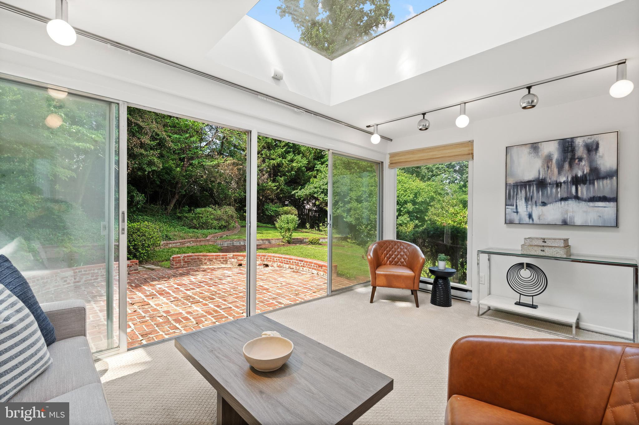 ROLLINGWOOD - Residential