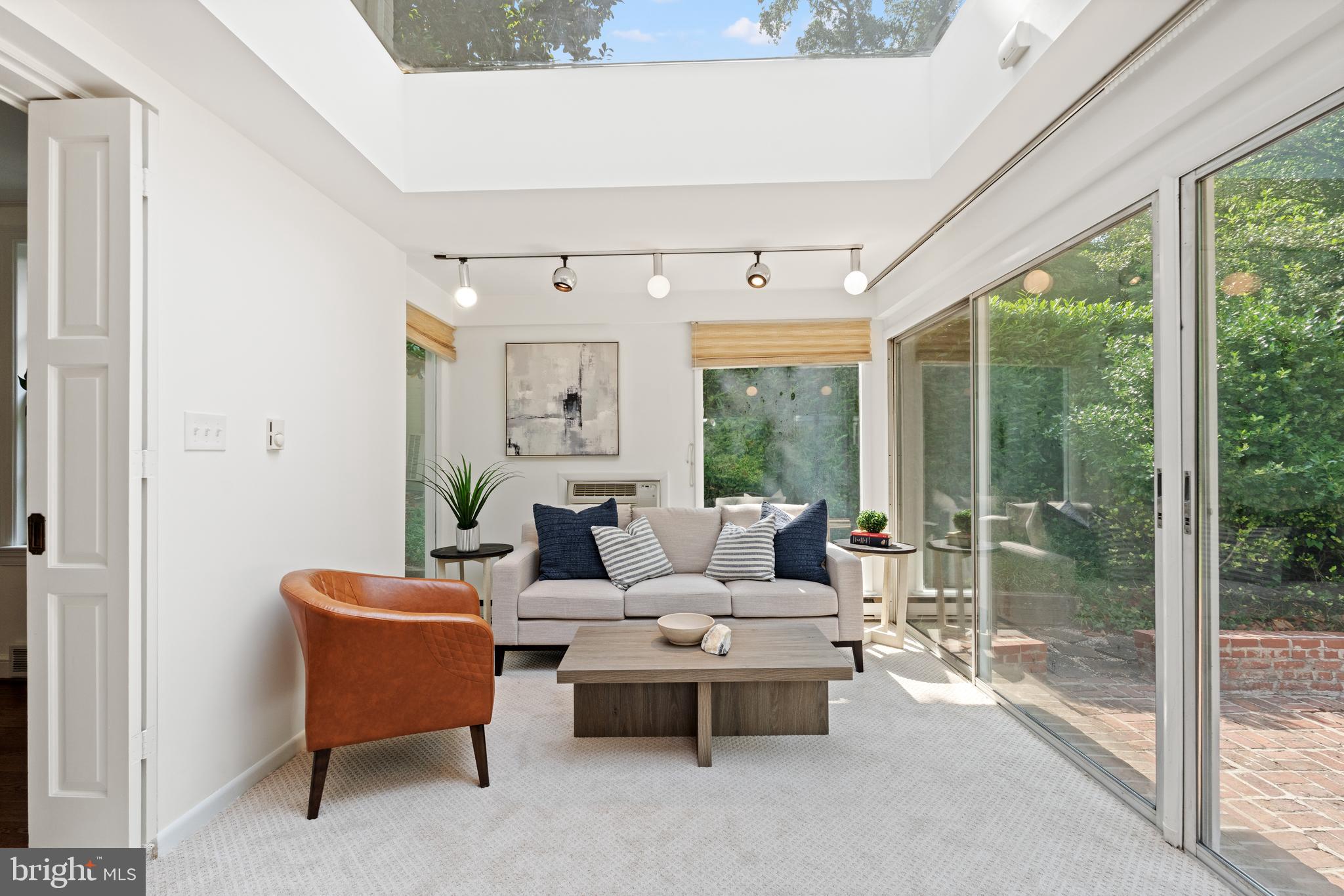 ROLLINGWOOD - Residential