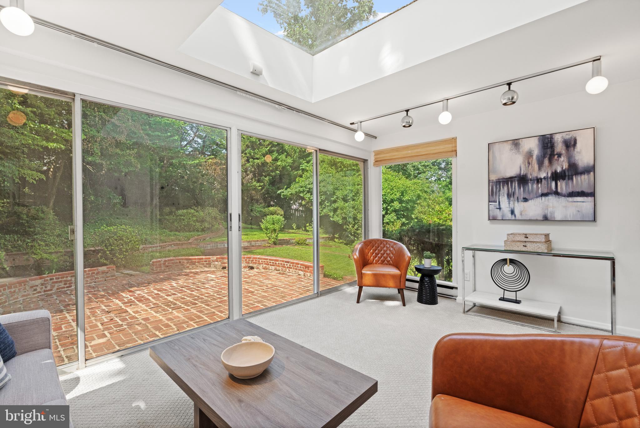 ROLLINGWOOD - Residential