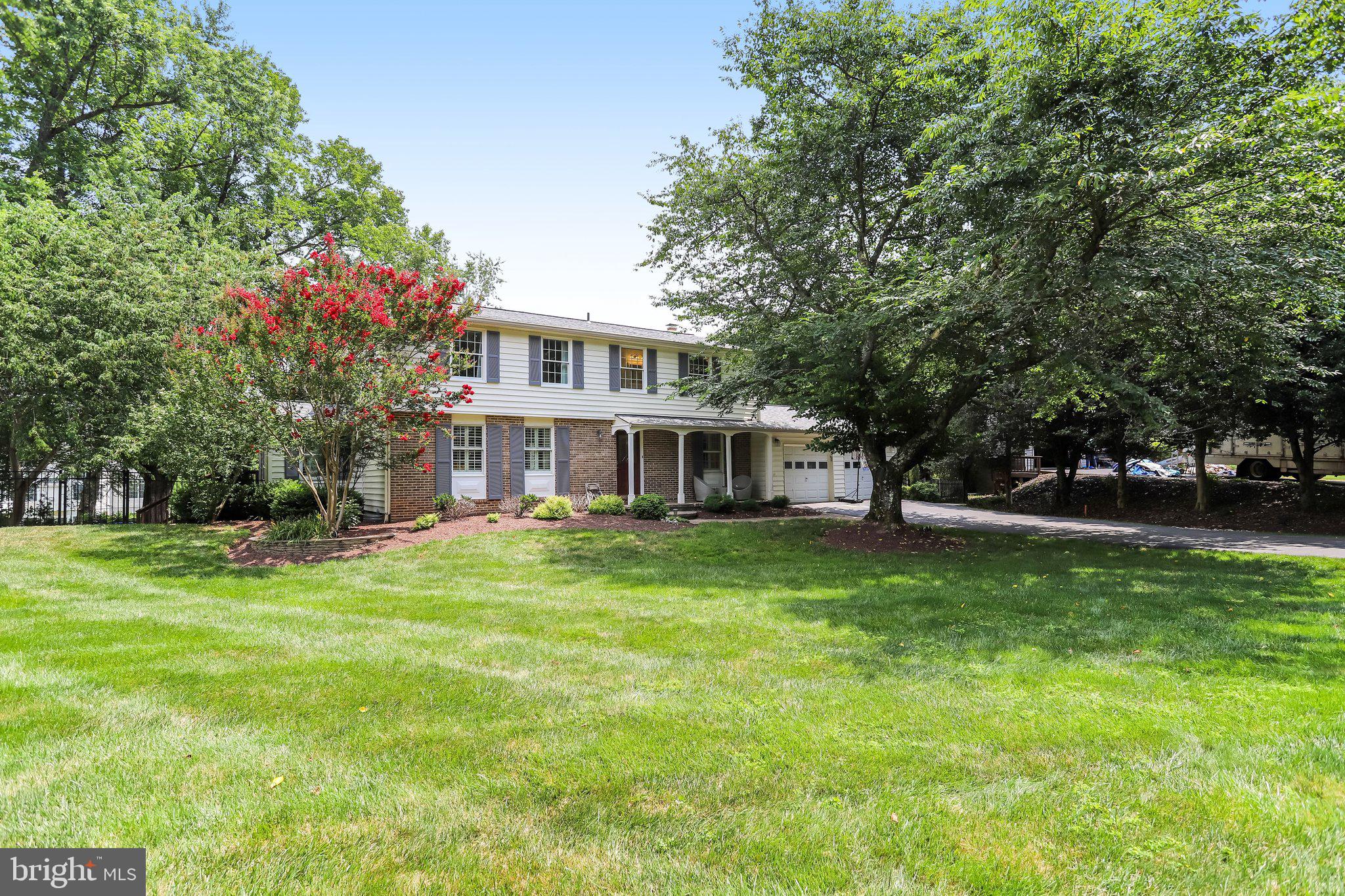 907 CANTLE LANE