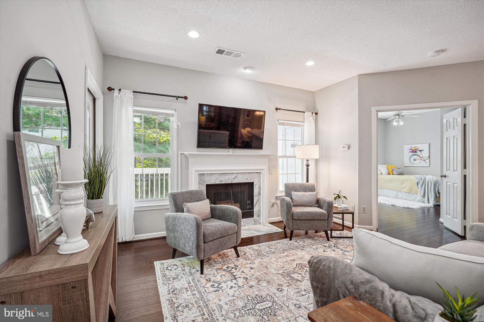 EDGEWATER AT TOWN CENTER - Residential