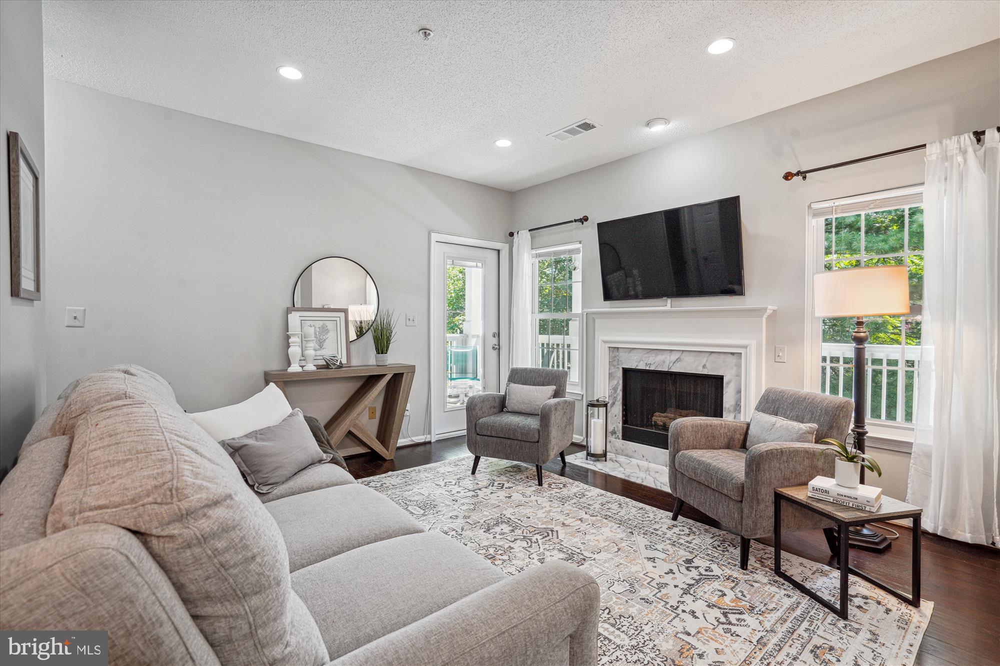 EDGEWATER AT TOWN CENTER - Residential