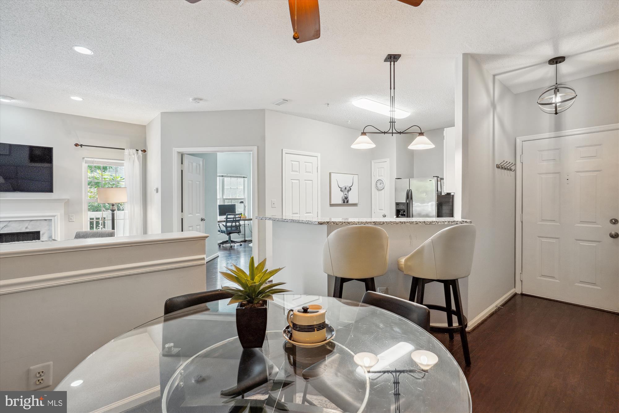 EDGEWATER AT TOWN CENTER - Residential