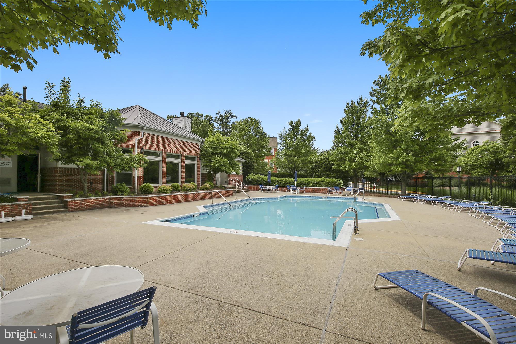 EDGEWATER AT TOWN CENTER - Residential