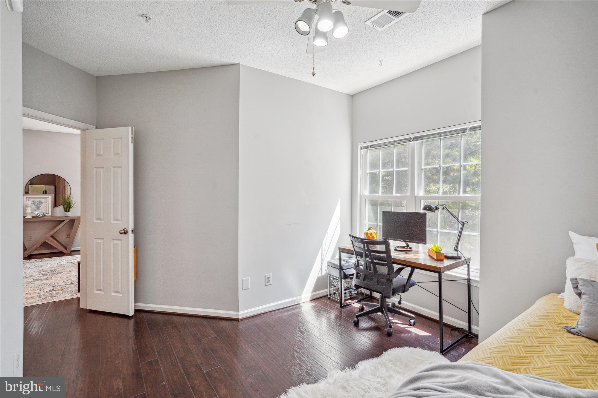 EDGEWATER AT TOWN CENTER - Residential