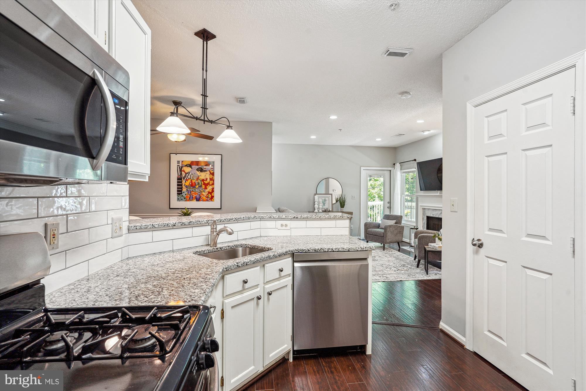 EDGEWATER AT TOWN CENTER - Residential