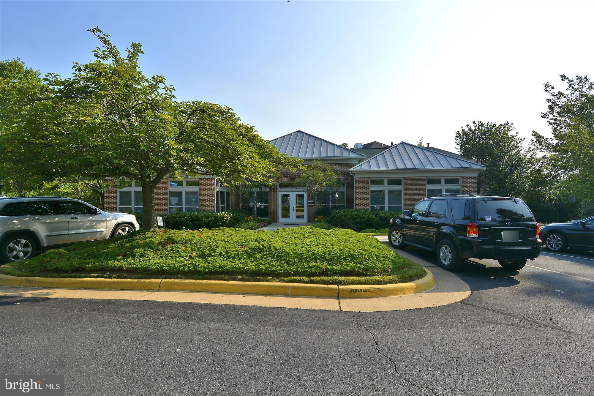 EDGEWATER AT TOWN CENTER - Residential