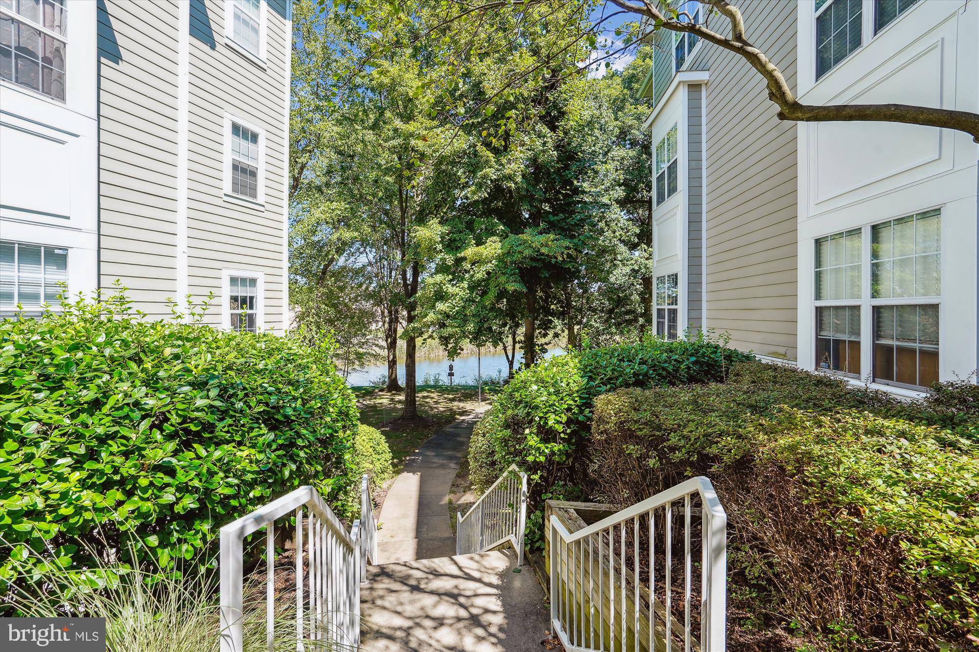 EDGEWATER AT TOWN CENTER - Residential