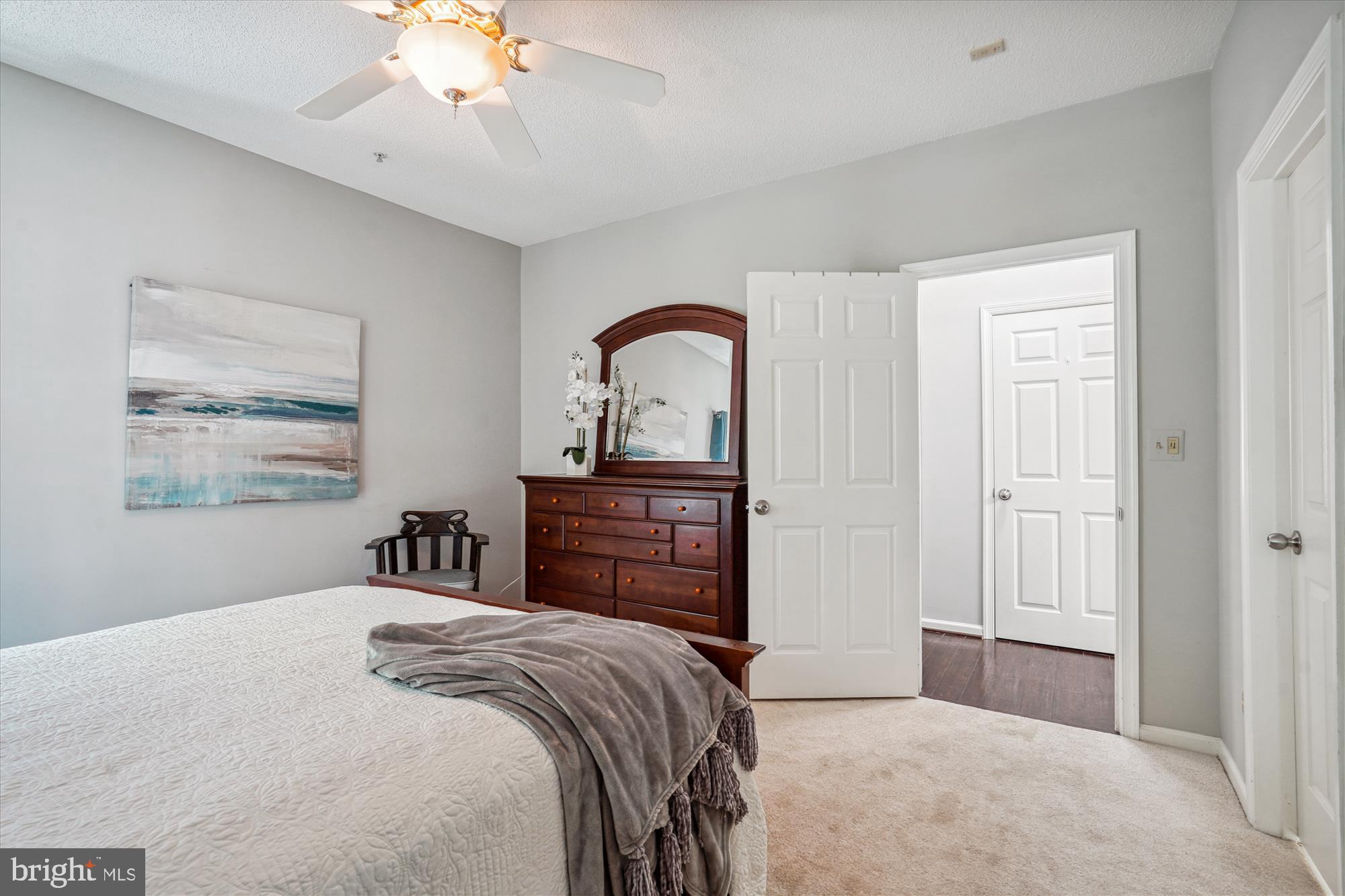 EDGEWATER AT TOWN CENTER - Residential