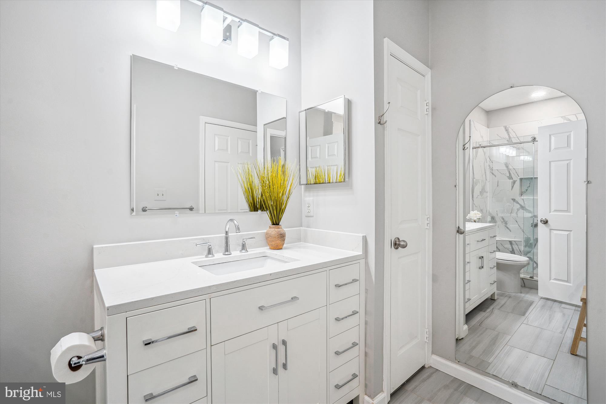 EDGEWATER AT TOWN CENTER - Residential