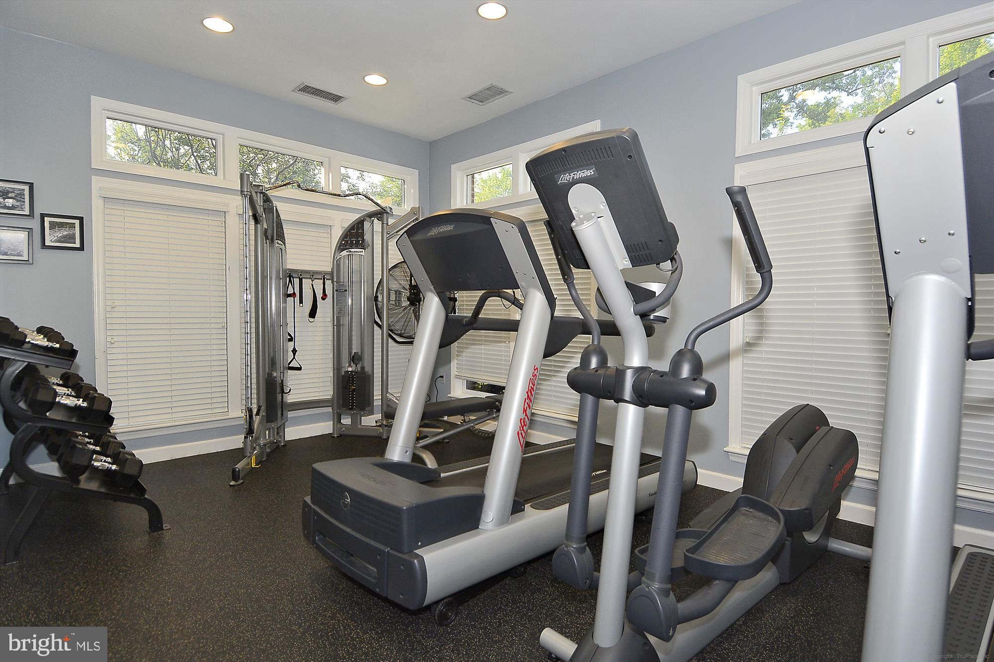 EDGEWATER AT TOWN CENTER - Residential