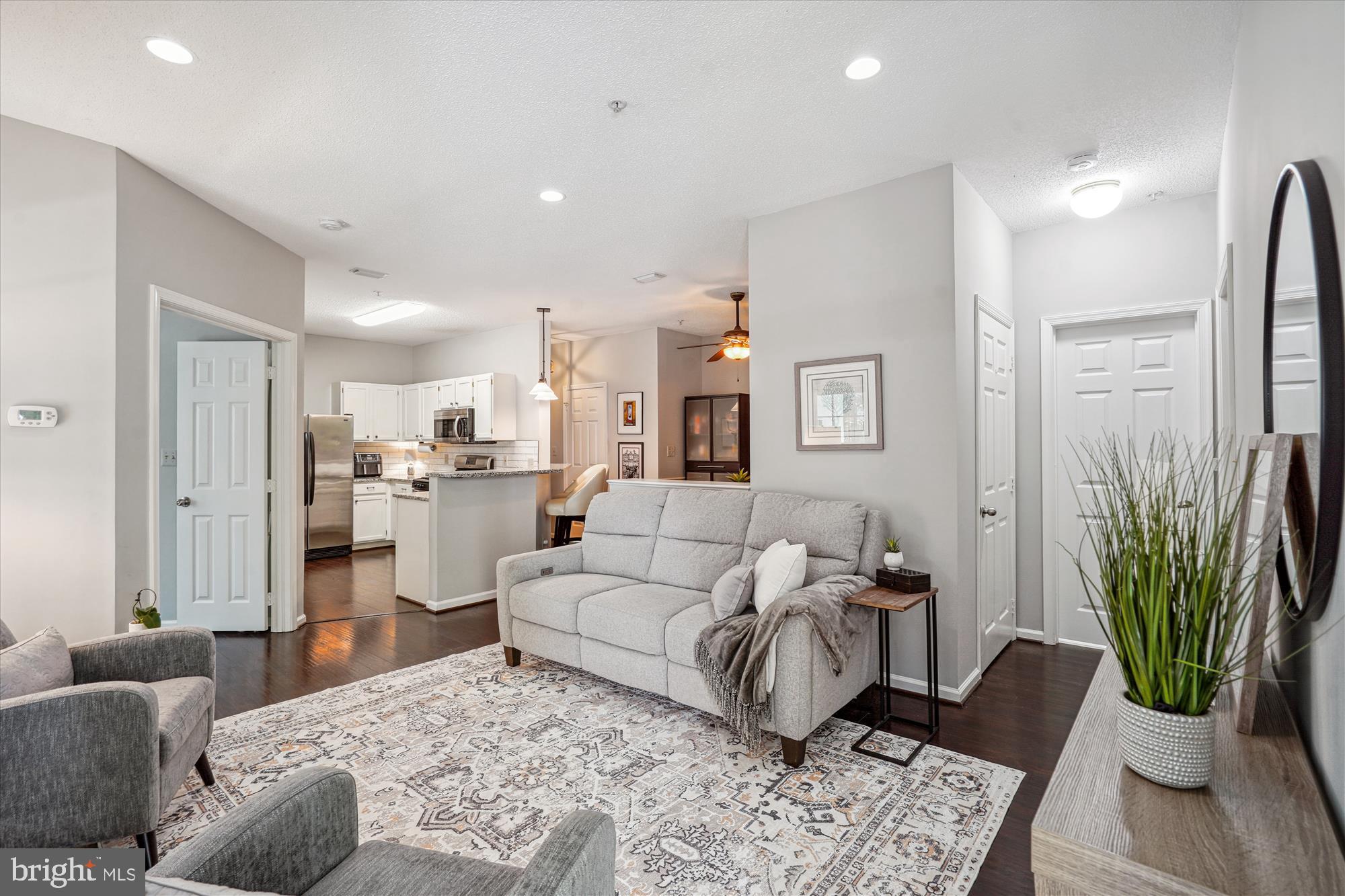 EDGEWATER AT TOWN CENTER - Residential