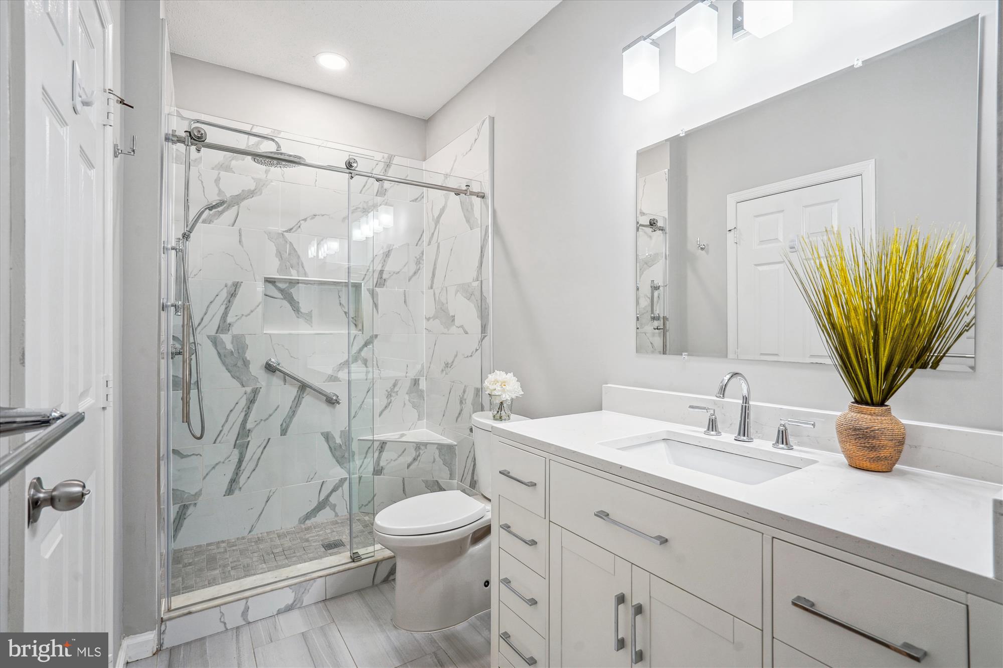 EDGEWATER AT TOWN CENTER - Residential