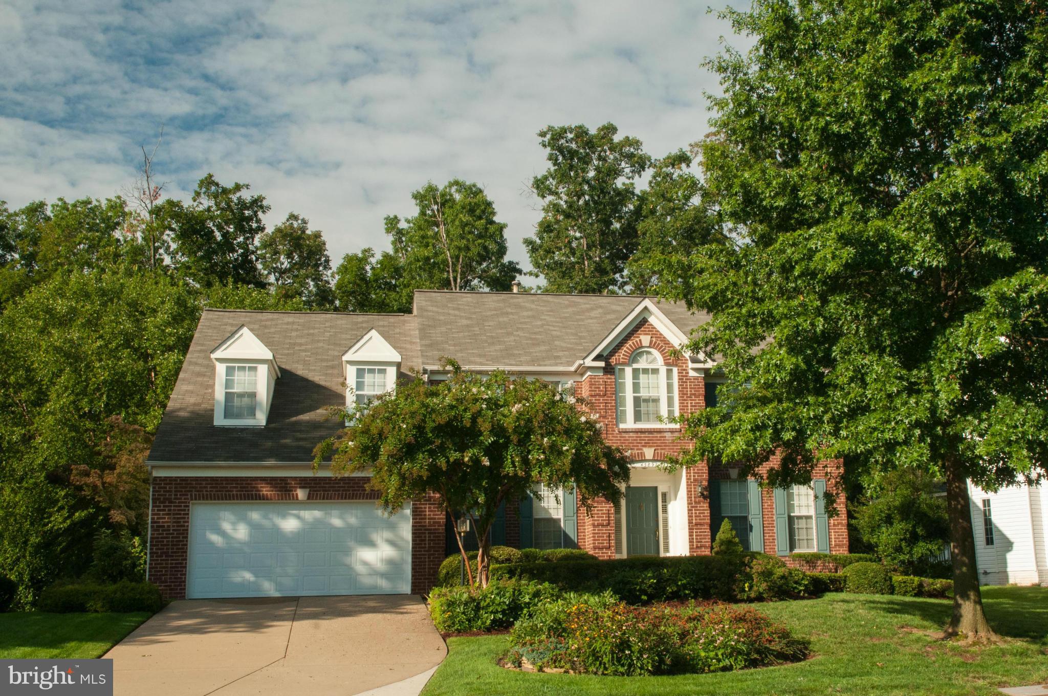 ASHBURN VILLAGE - Residential