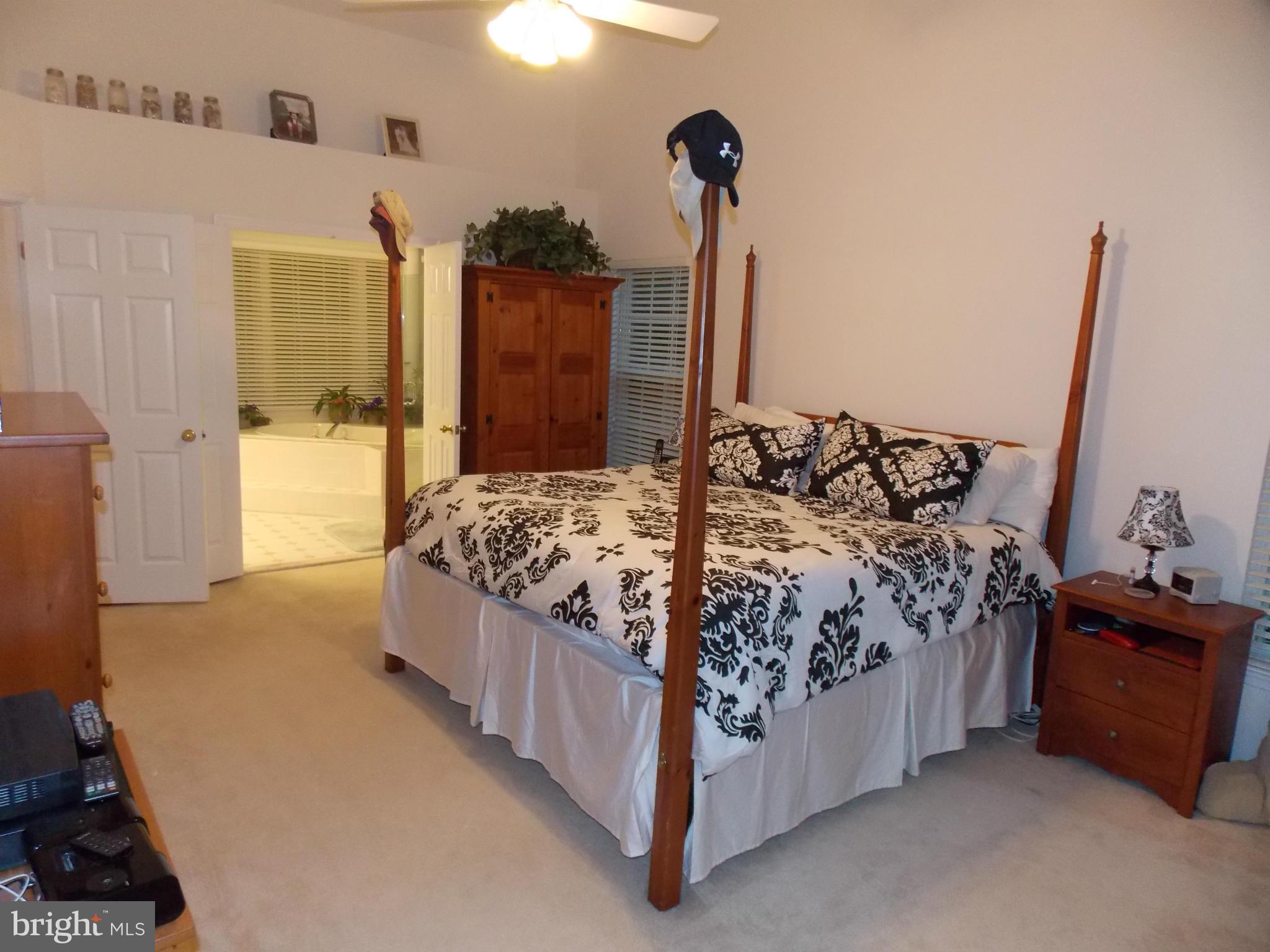 ASHBURN VILLAGE - Residential