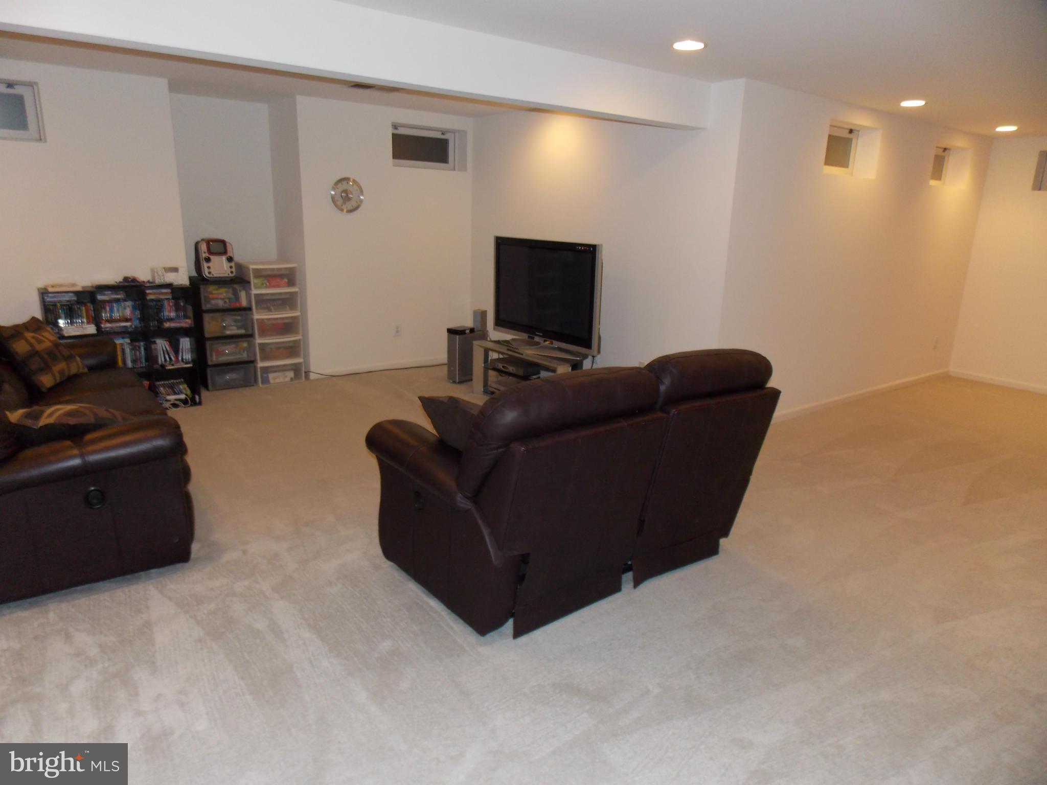 ASHBURN VILLAGE - Residential