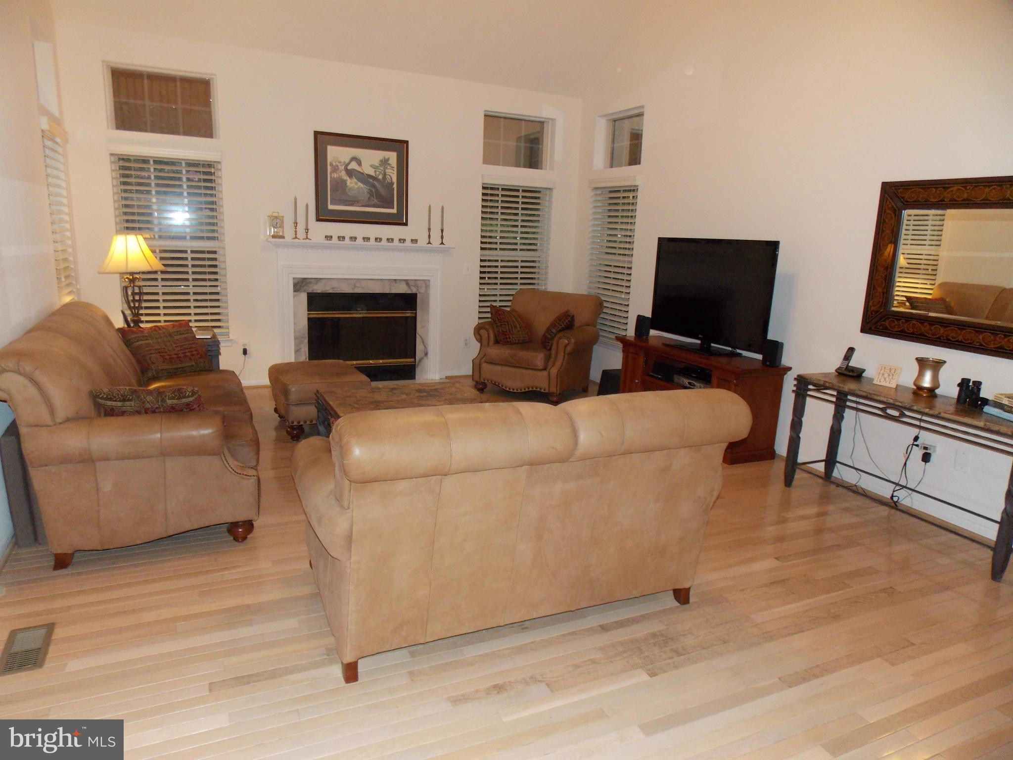 ASHBURN VILLAGE - Residential