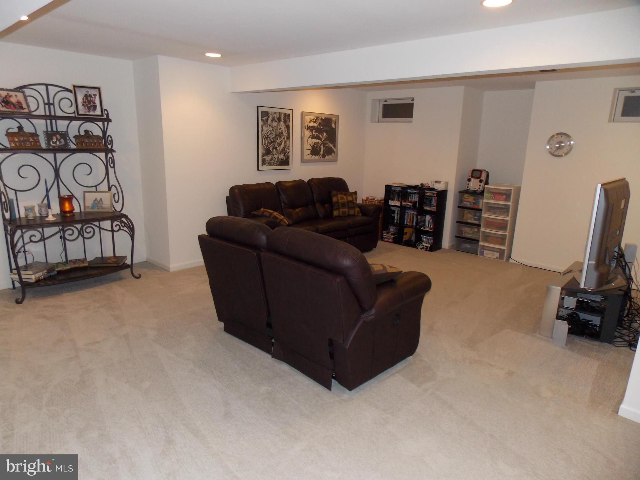 ASHBURN VILLAGE - Residential