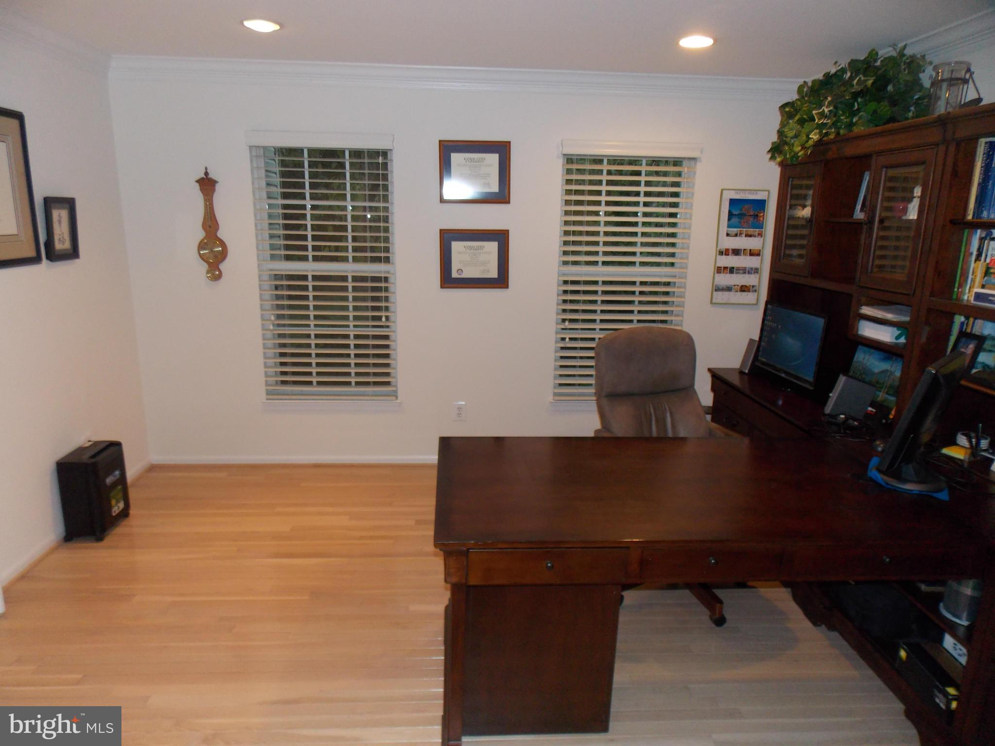 ASHBURN VILLAGE - Residential