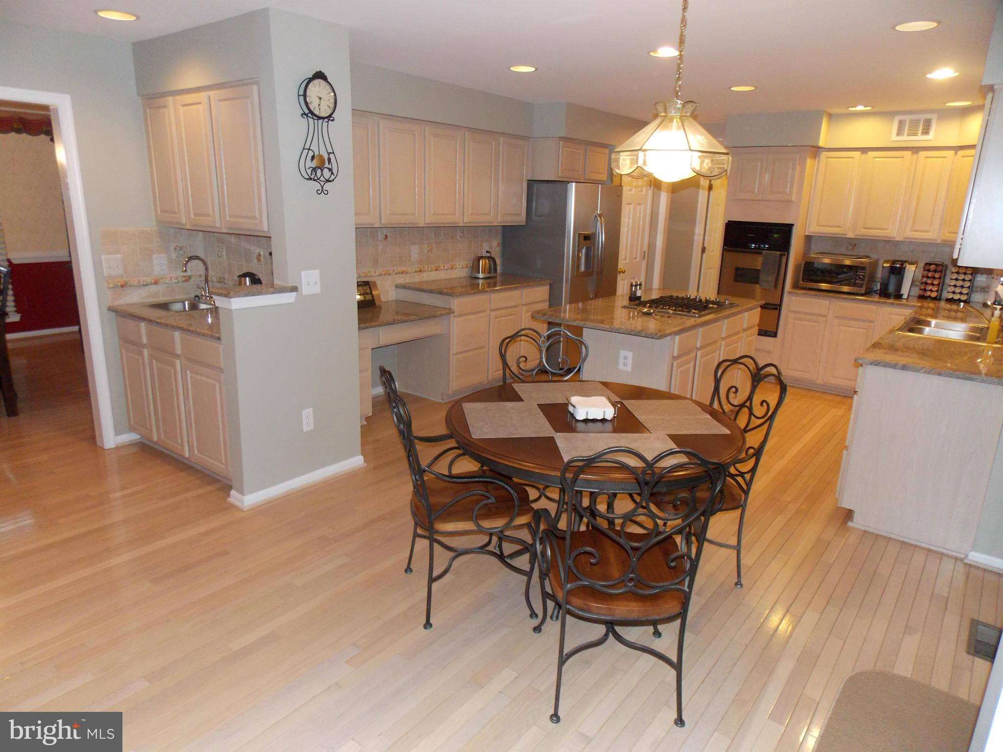 ASHBURN VILLAGE - Residential