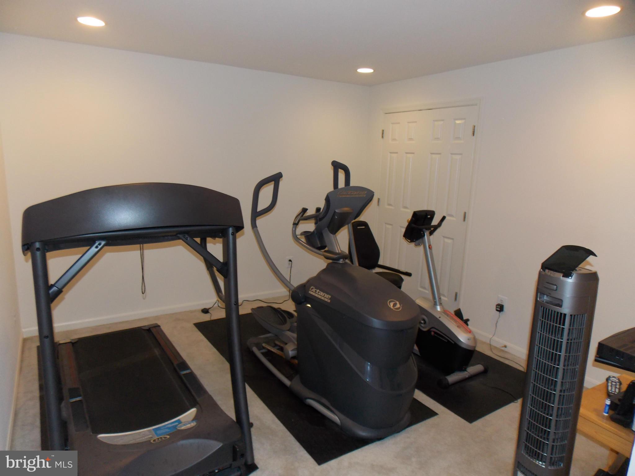 ASHBURN VILLAGE - Residential