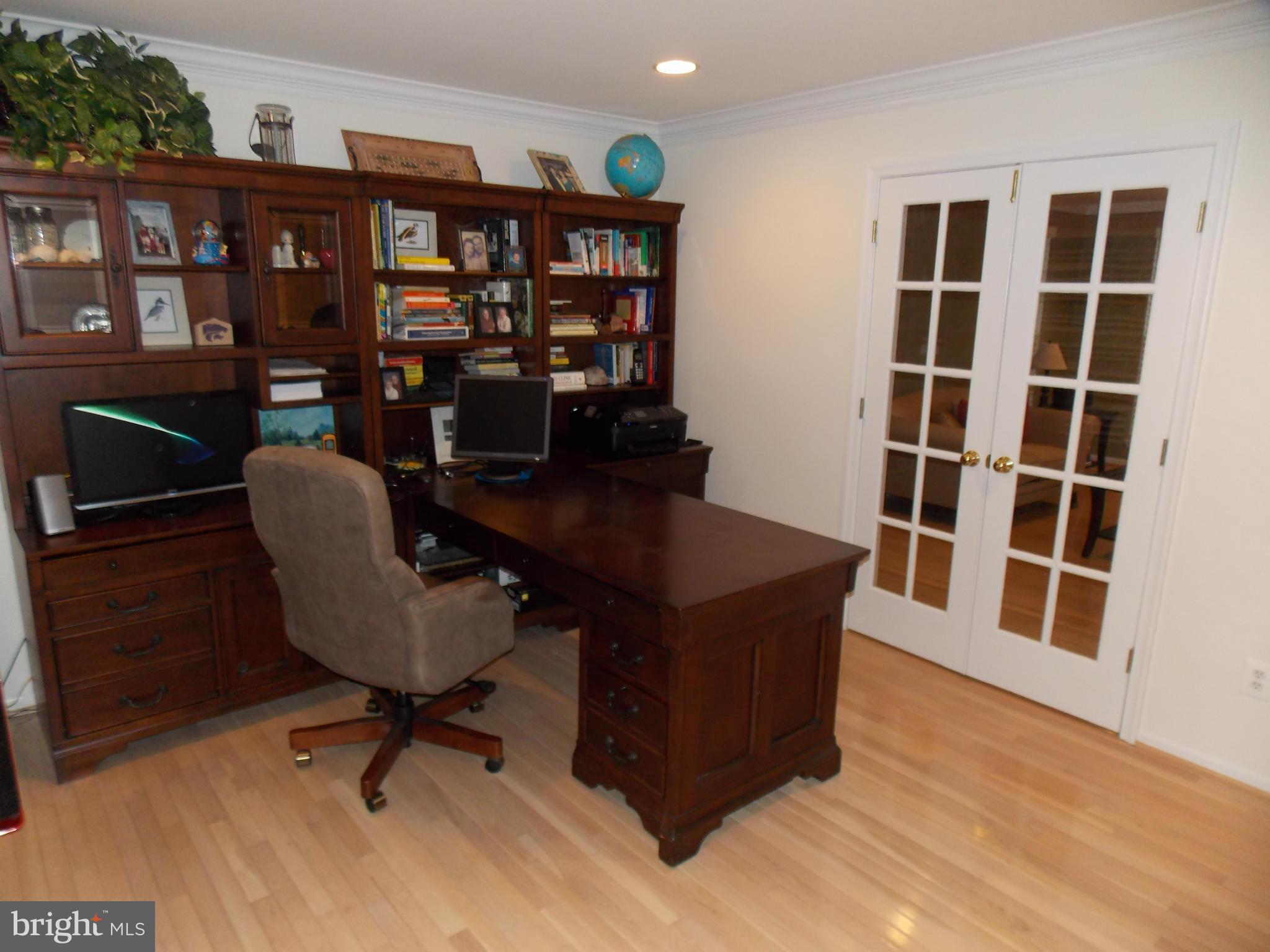 ASHBURN VILLAGE - Residential