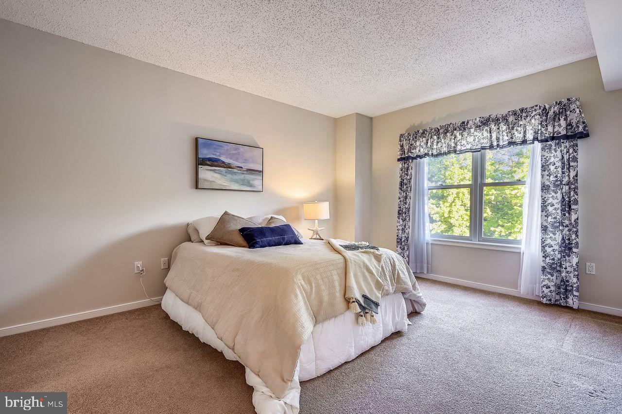 MCKINSEY PARK - Residential