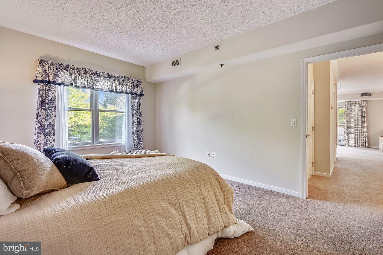 MCKINSEY PARK - Residential